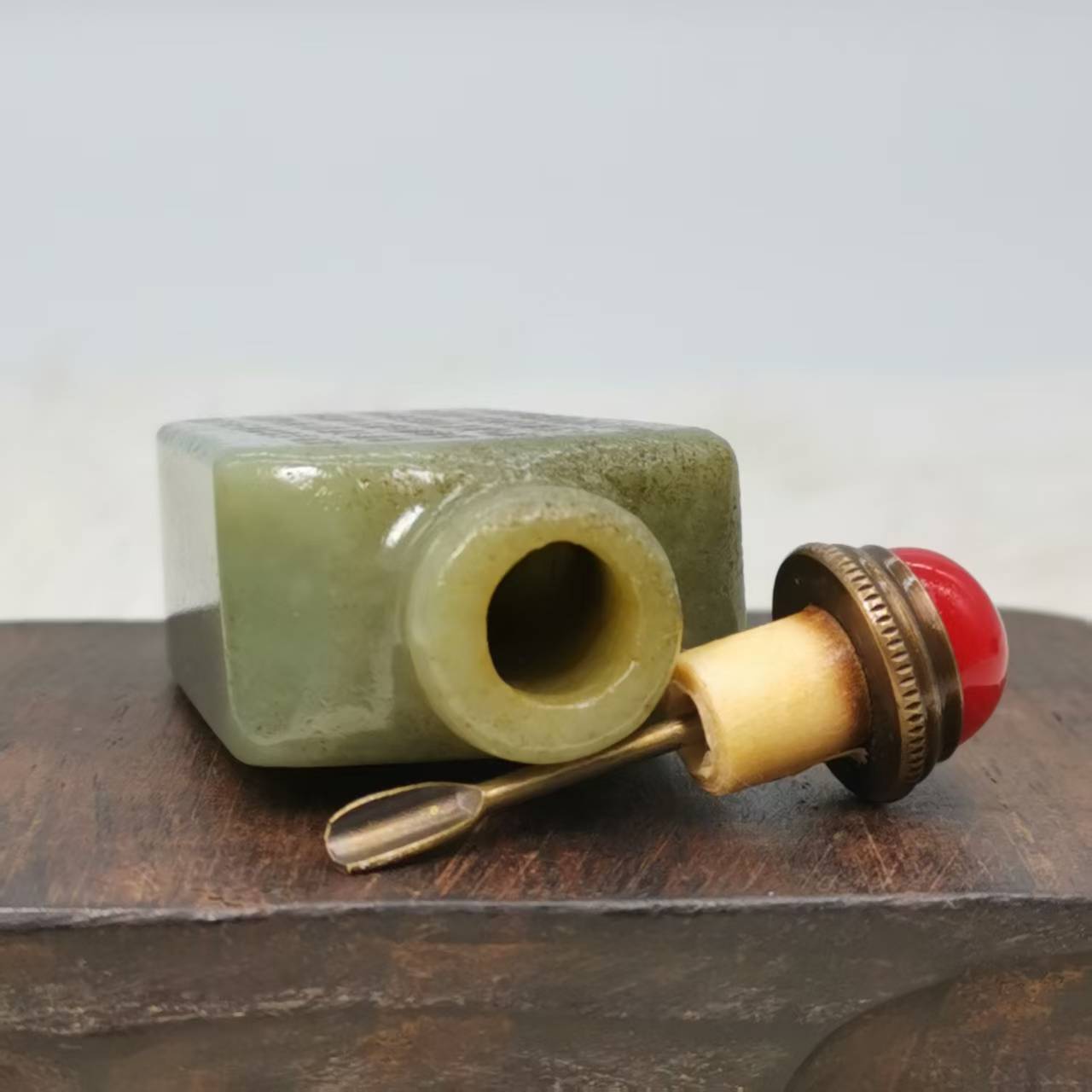 029 旧藏和田玉鼻烟壶|品得拍—24小时在线拍卖平台