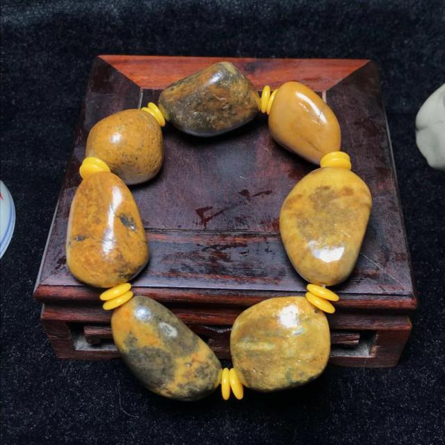 028 纯天然精品新疆和田玉籽料（黄沁）原石男款手串（霸气十足，收藏级