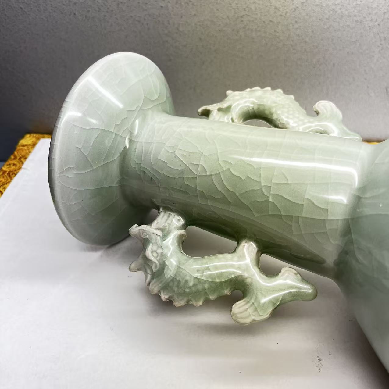 008 旧藏龙泉窑双鱼耳瓶|品得拍—24小时在线拍卖平台